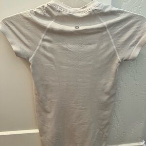 lululemon athletica Light Gray Short Sleeve Top